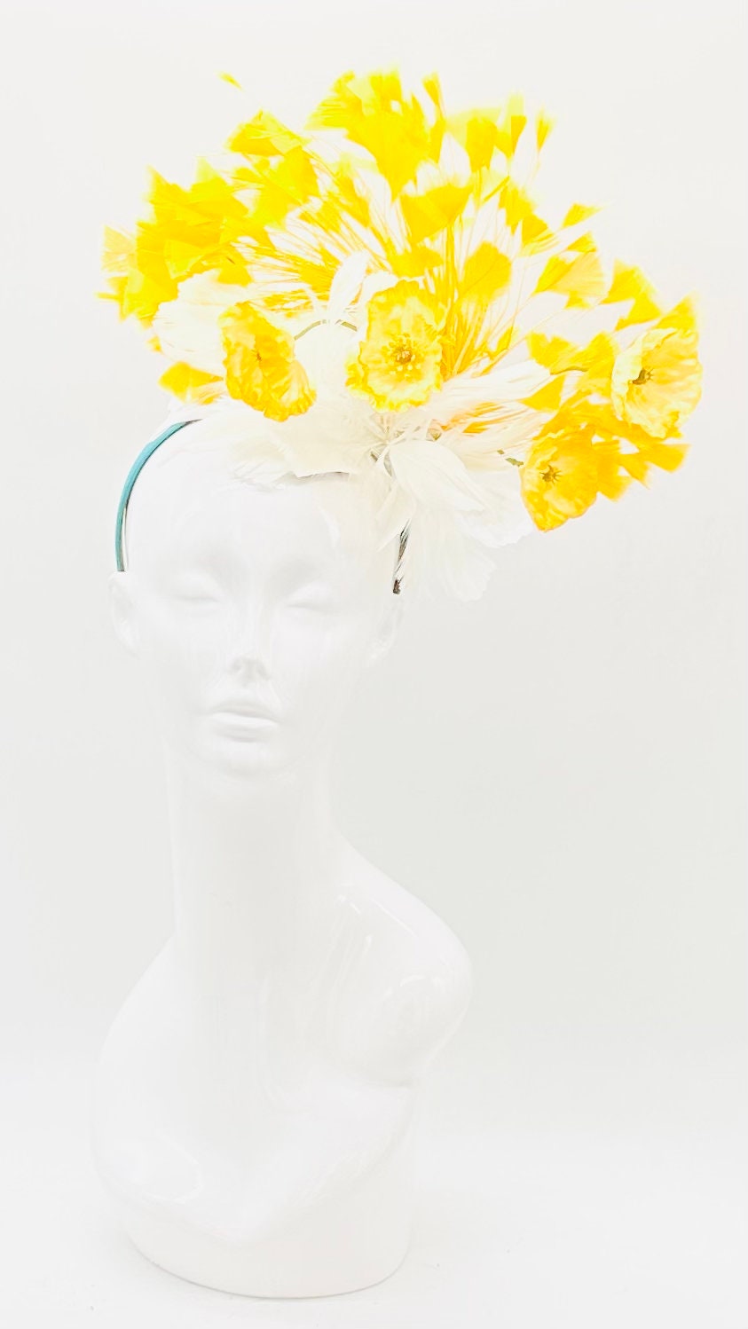 White and yellow Kentucky Derby Fascinator, Oaks, Thurby, headpiece, derby hat Kentucky Derby Hat Alternative, Floral Fascinator (GOLD LINE)