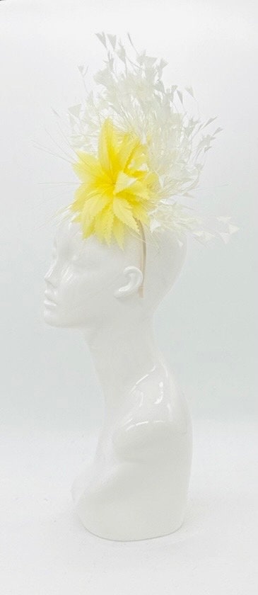 Yellow and white Derby Fascinator, Kentucky Derby Hat Alternative, Kentucky derby hat (GOLD LINE)