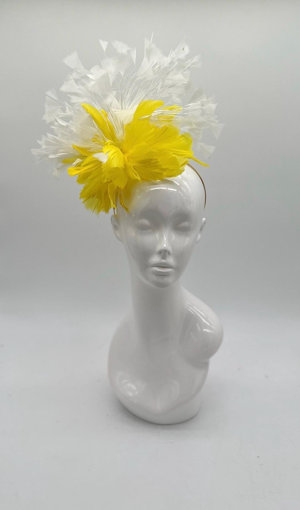 Yellow and White Derby Fascinator, Kentucky Derby Hat Alternative, Kentucky derby hat (GOLD LINE)