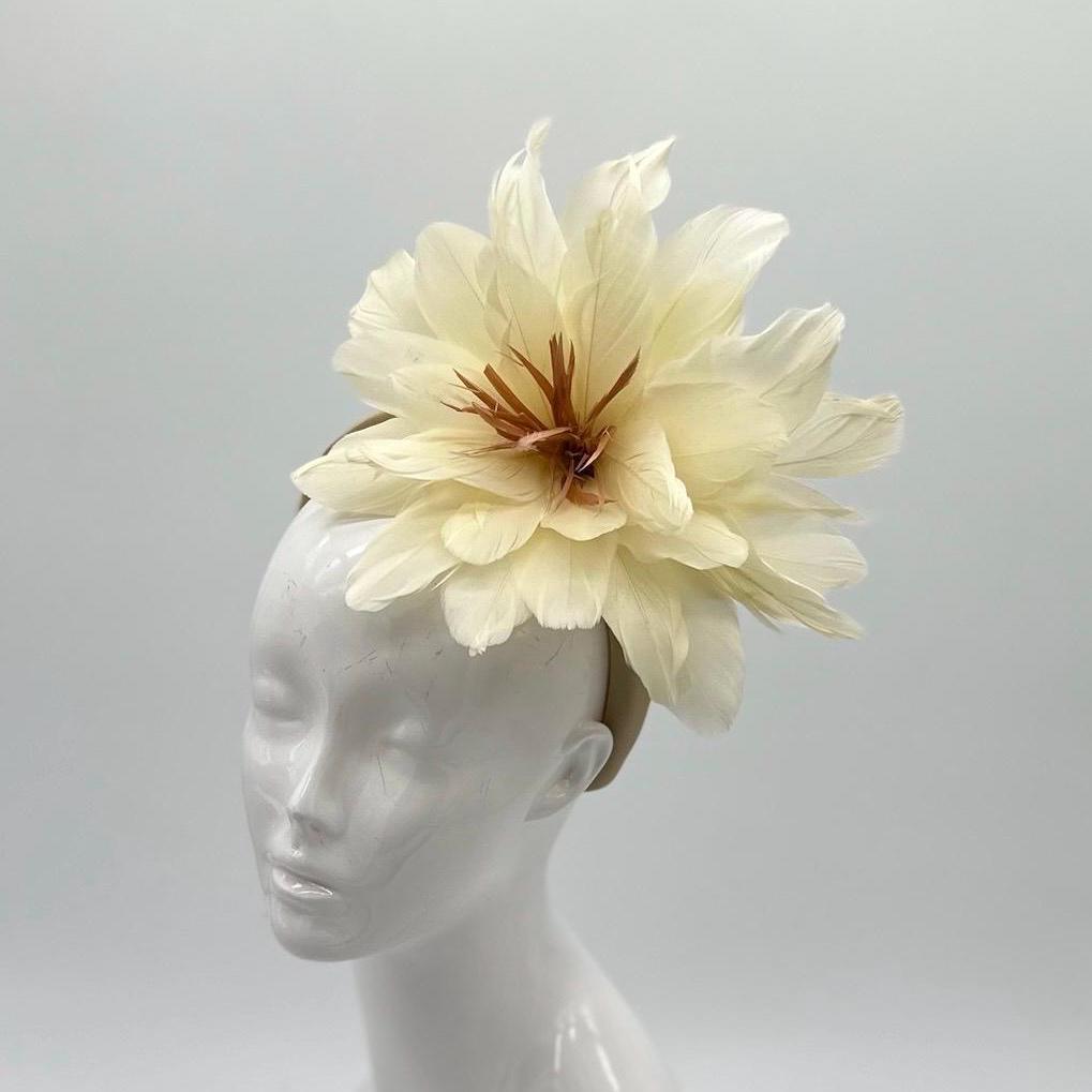 Cream Derby Fascinator, Kentucky Derby Hat Alternative, Kentucky derby hat (GOLD LINE)