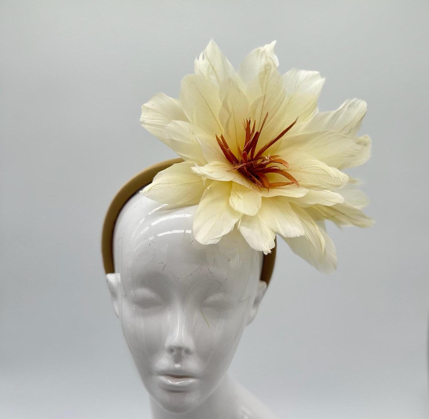 Cream Derby Fascinator, Kentucky Derby Hat Alternative, Kentucky derby hat (GOLD LINE)