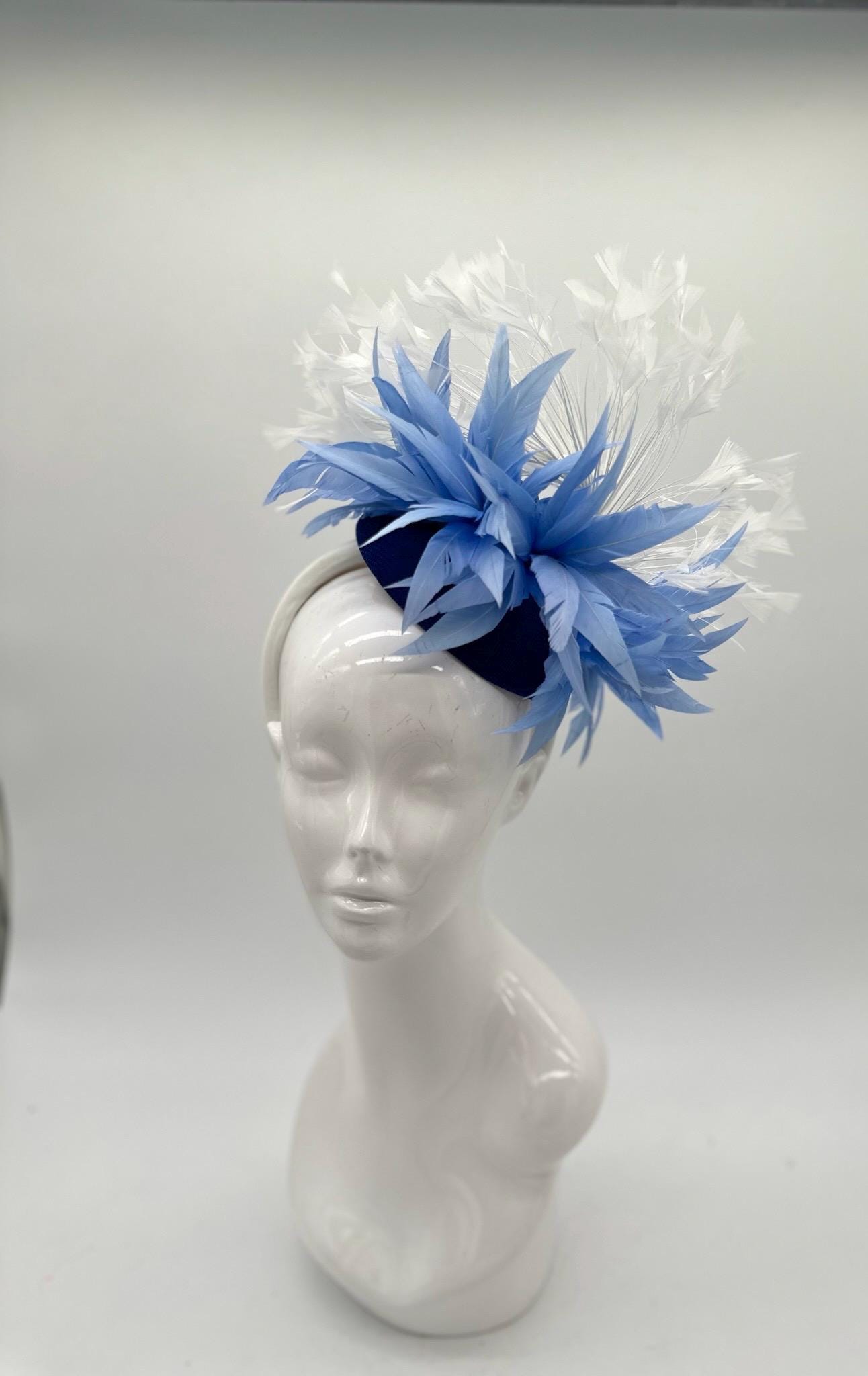 Blue and White Derby Fascinator, Kentucky Derby Hat Alternative, Kentucky derby hat (GOLD LINE)